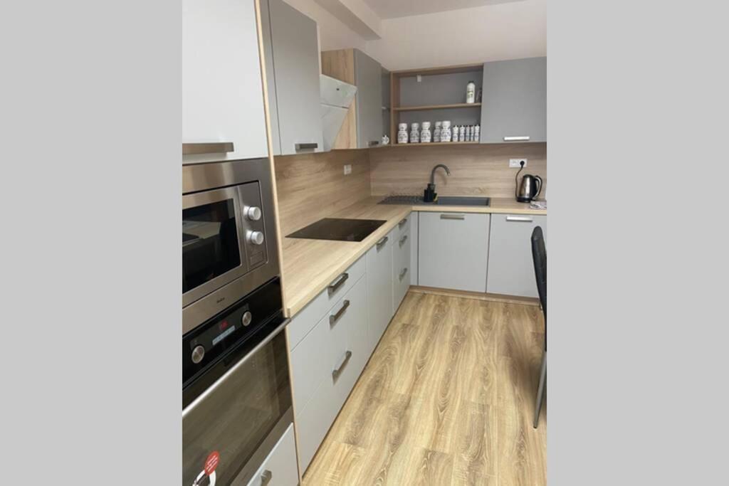 Apartman Solax, Ucnovska 8, Kosice Saca Екстер'єр фото